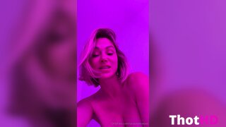 Sara Jean Underwood Nude Cleavage Leaked