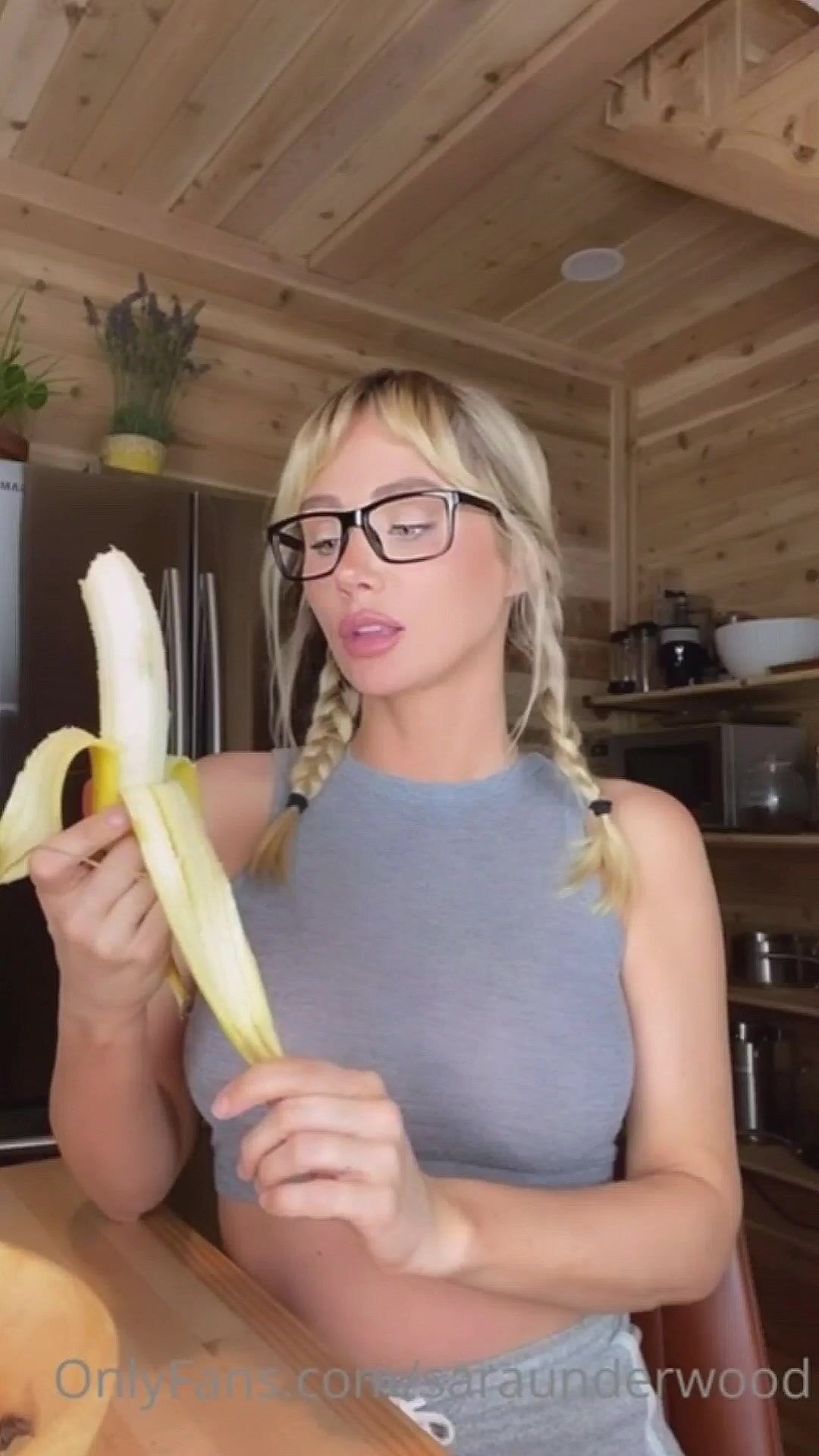 Sara Jean Underwood Solo XXX