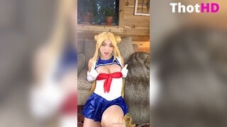 Sara Jean Underwood Spread Legs from Below Clip