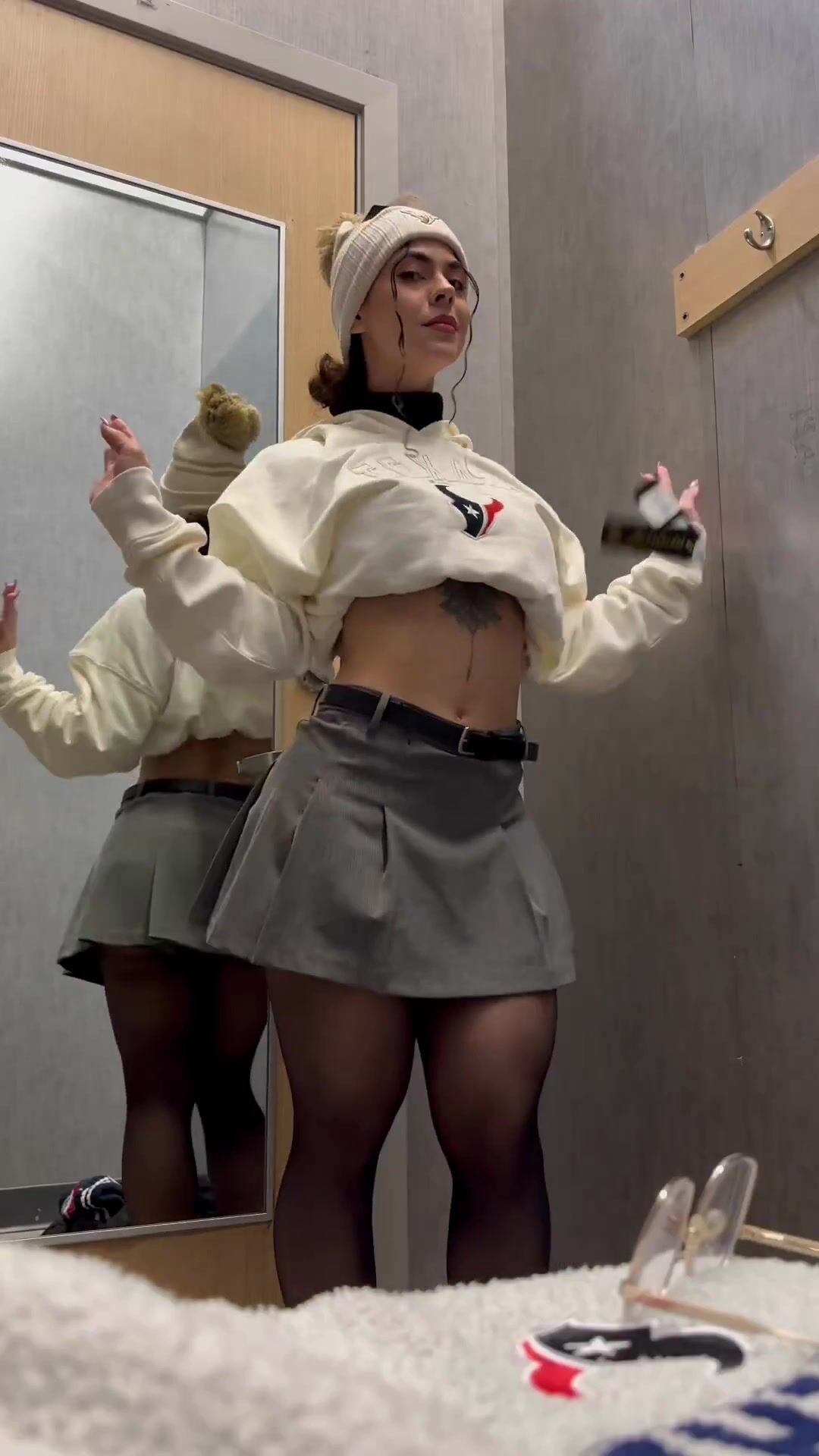 Anattraction Pantyhose From Behind OF