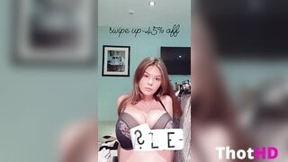 Ashley Tervort Cleavage Leak_002