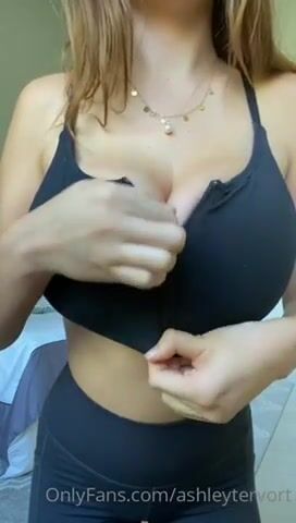 Ashley Tervort Cleavage and Big Tits Clip