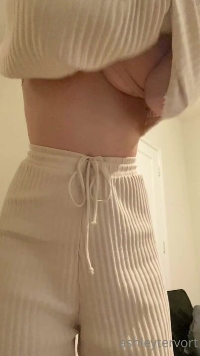 Ashley Tervort Underboob Leaked