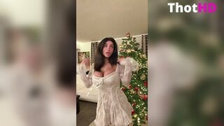 Bufalika Cleavage Big Tits