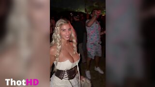 Bufalika Cleavage Big Tits Clip