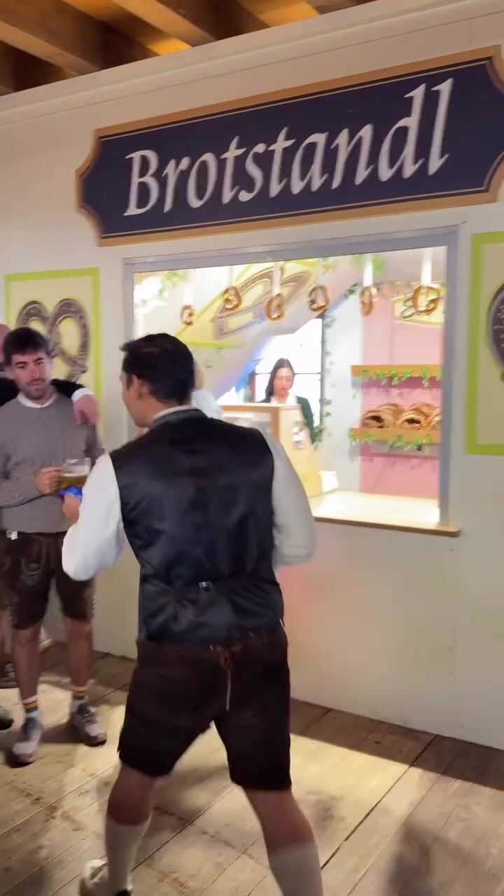 Bufalika Cleavage Shorts Clip
