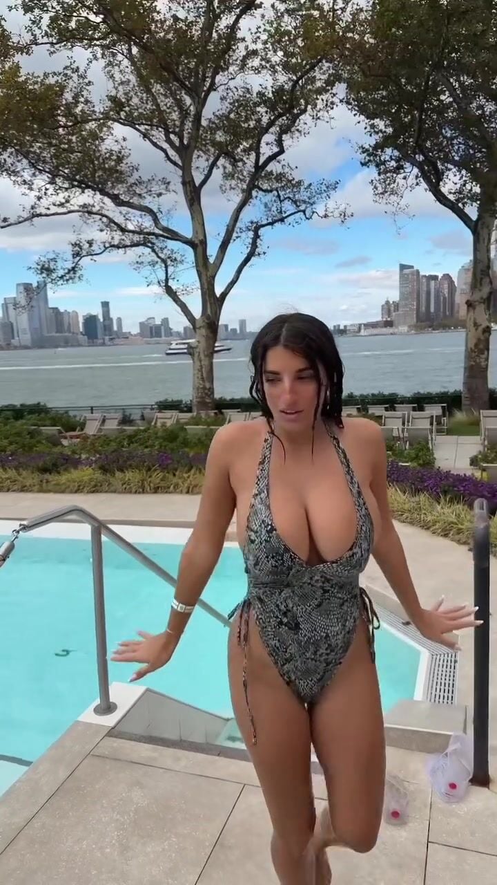 Bufalika Outdoor Cleavage Clip