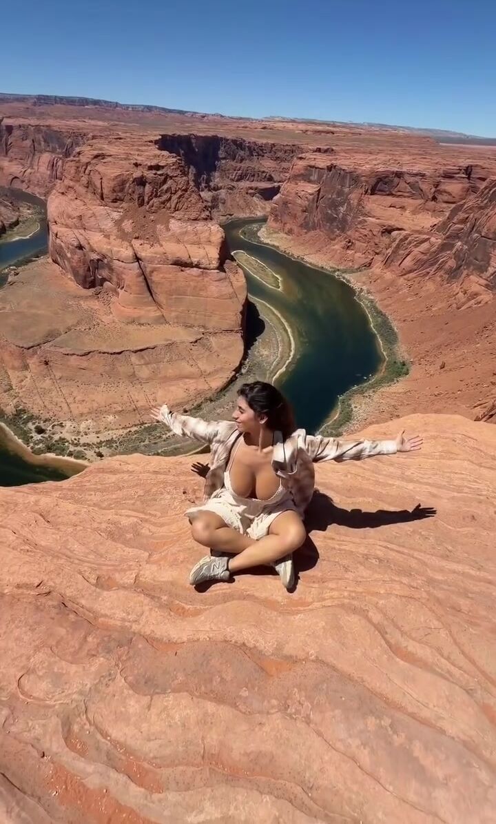 Bufalika Outdoor Cleavage Clip_002