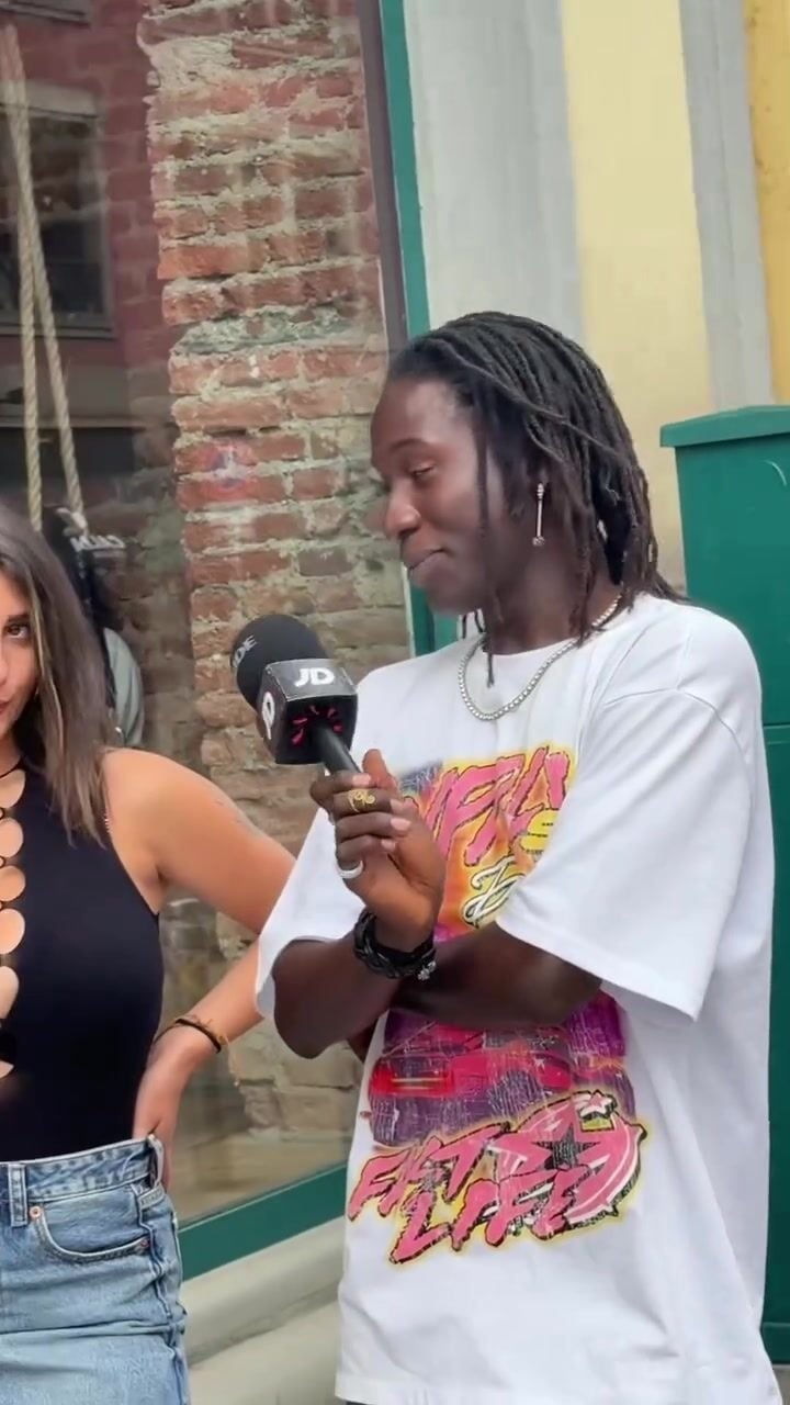 Ika D'Auria Big Cleavage Video