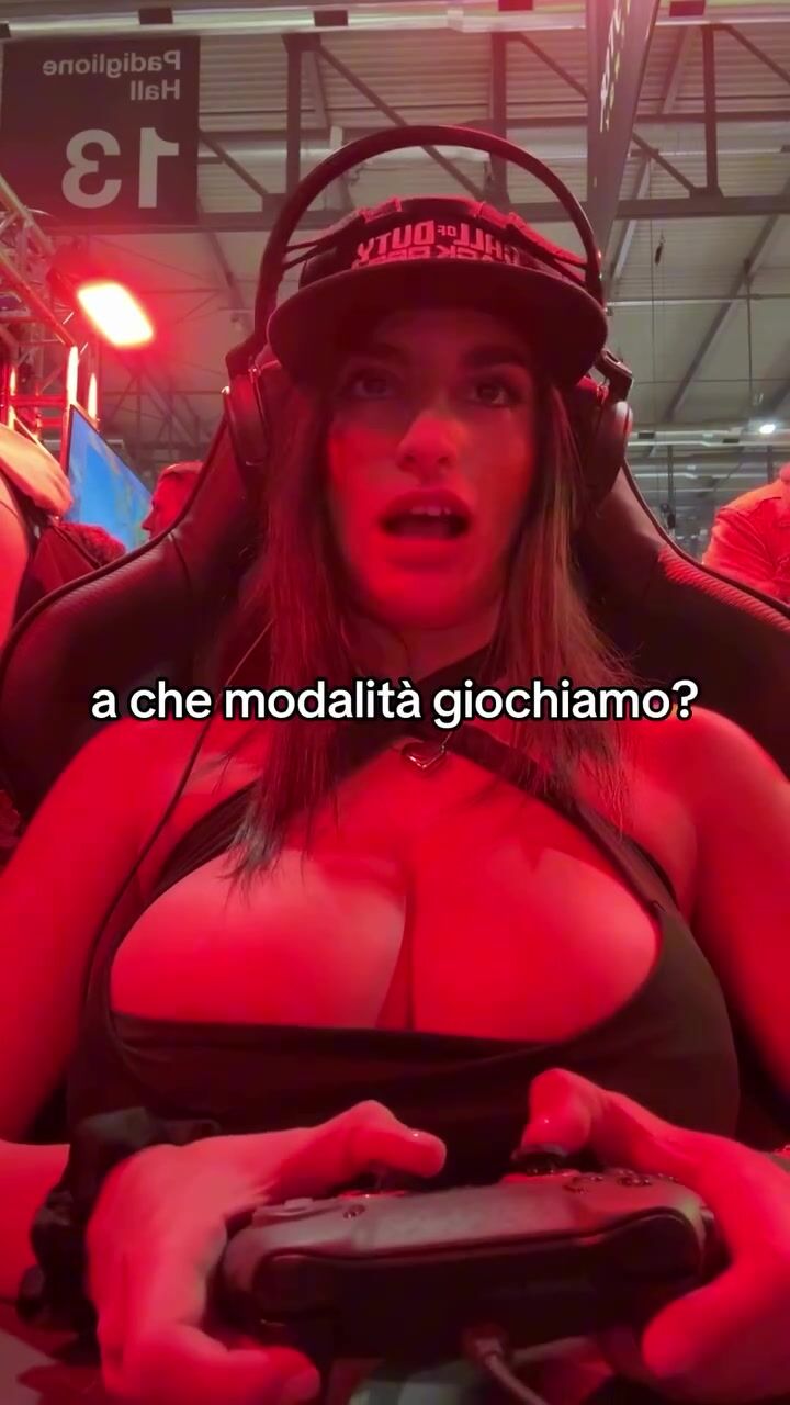 Ika D'Auria Big Tits Cleavage OnlyFans