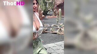 Ika_dauria Bikini Cleavage OF