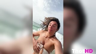 Ika_dauria Bikini Outdoor Video_001