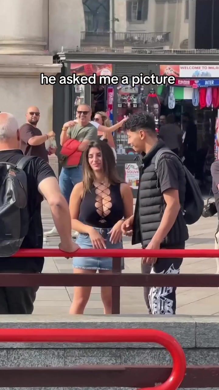Ika_dauria cleavage Big Tits NSFW