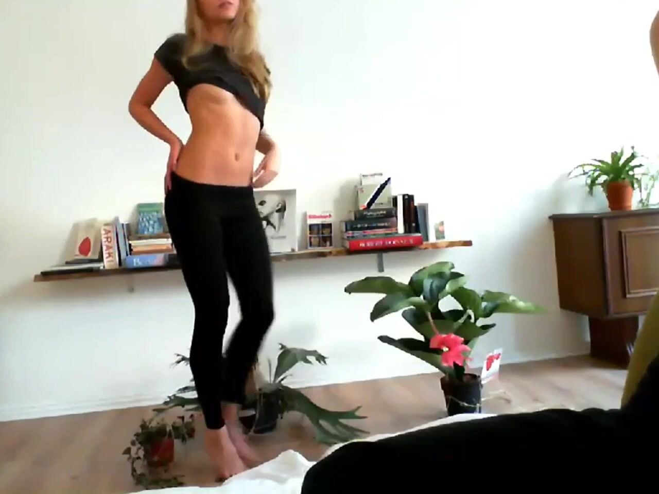 Leolulu Nude Masturbating_001