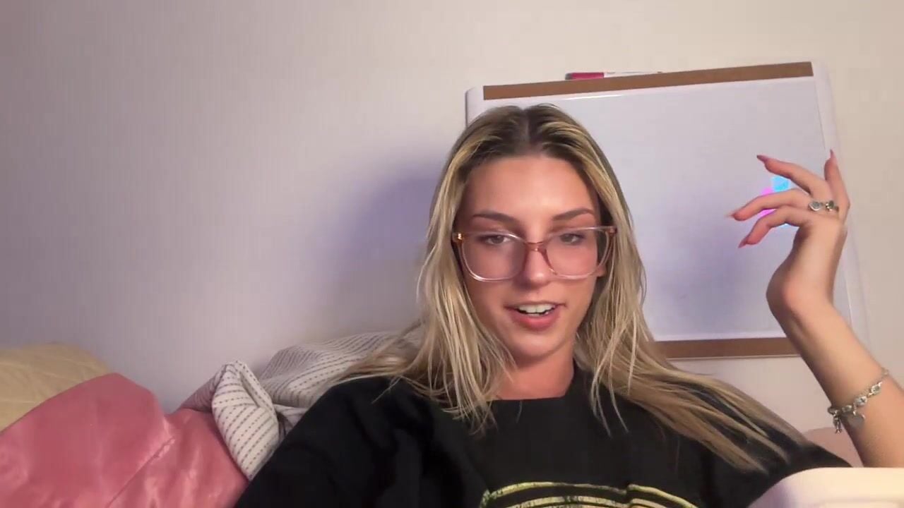 Amber Griz Tanlines Nude Leak