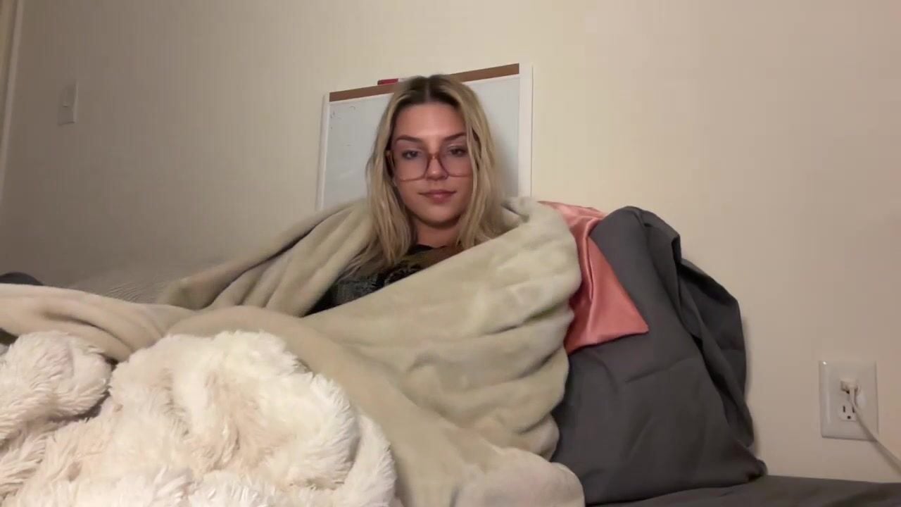 Ambie Bambie Nude Tongue NSFW