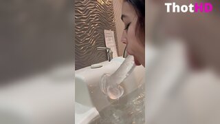 Gianna Hassan Bathroom Bathtub Leaked