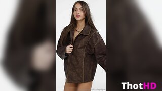 Kinsley Wyatt Ass in Short Shorts Leaked