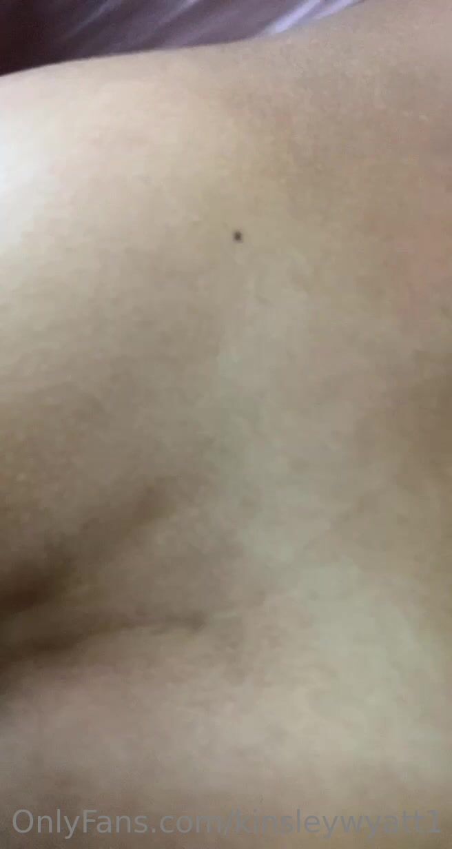 Kinsley Wyatt Close-Up Pussy OF