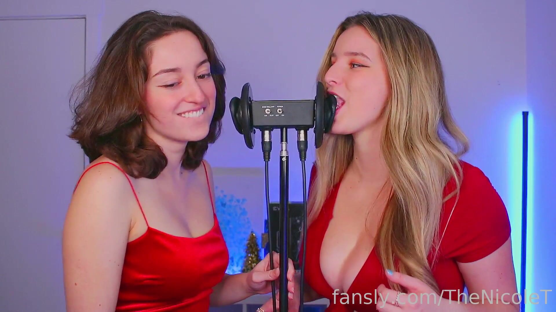 TheNicoleT Dress and Cleavage Leaked