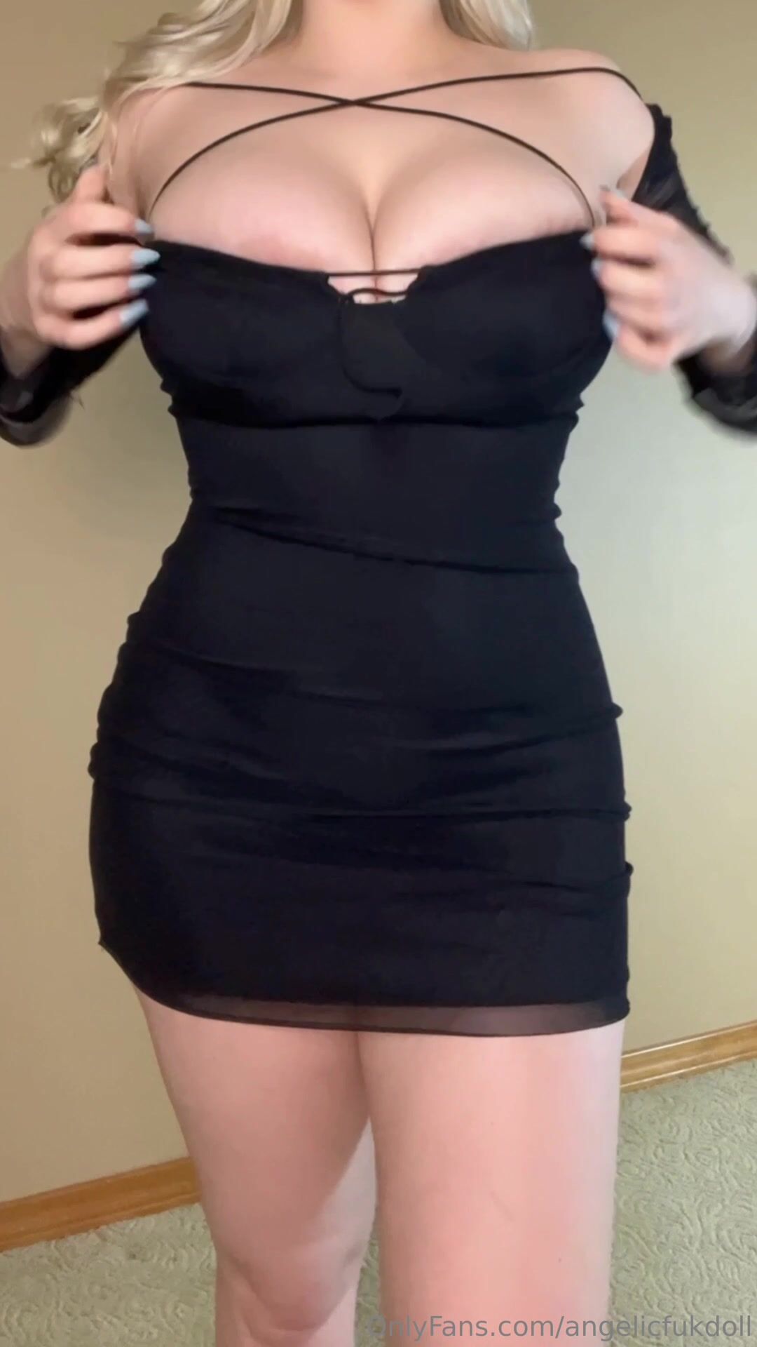 Angelicfuckdoll Big Tits Cleavage