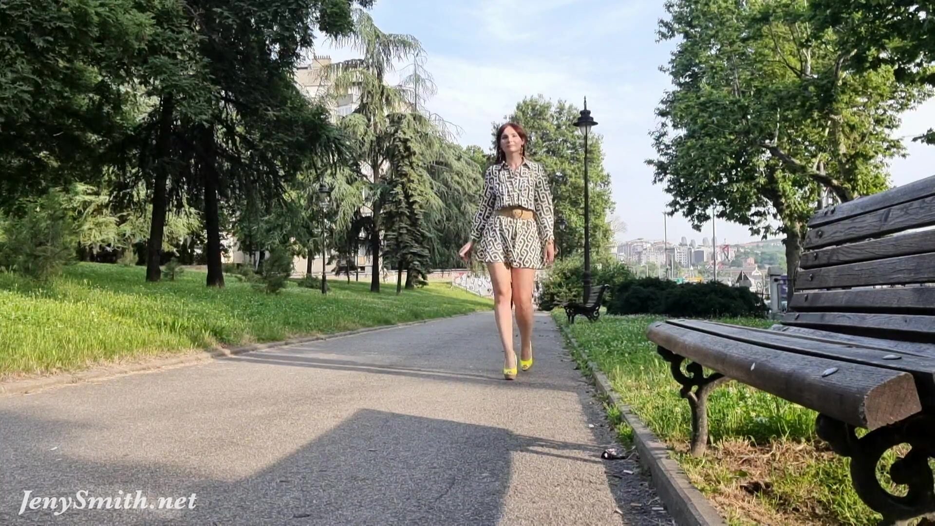 Jeny Smith High Heels Outdoor Leak_001