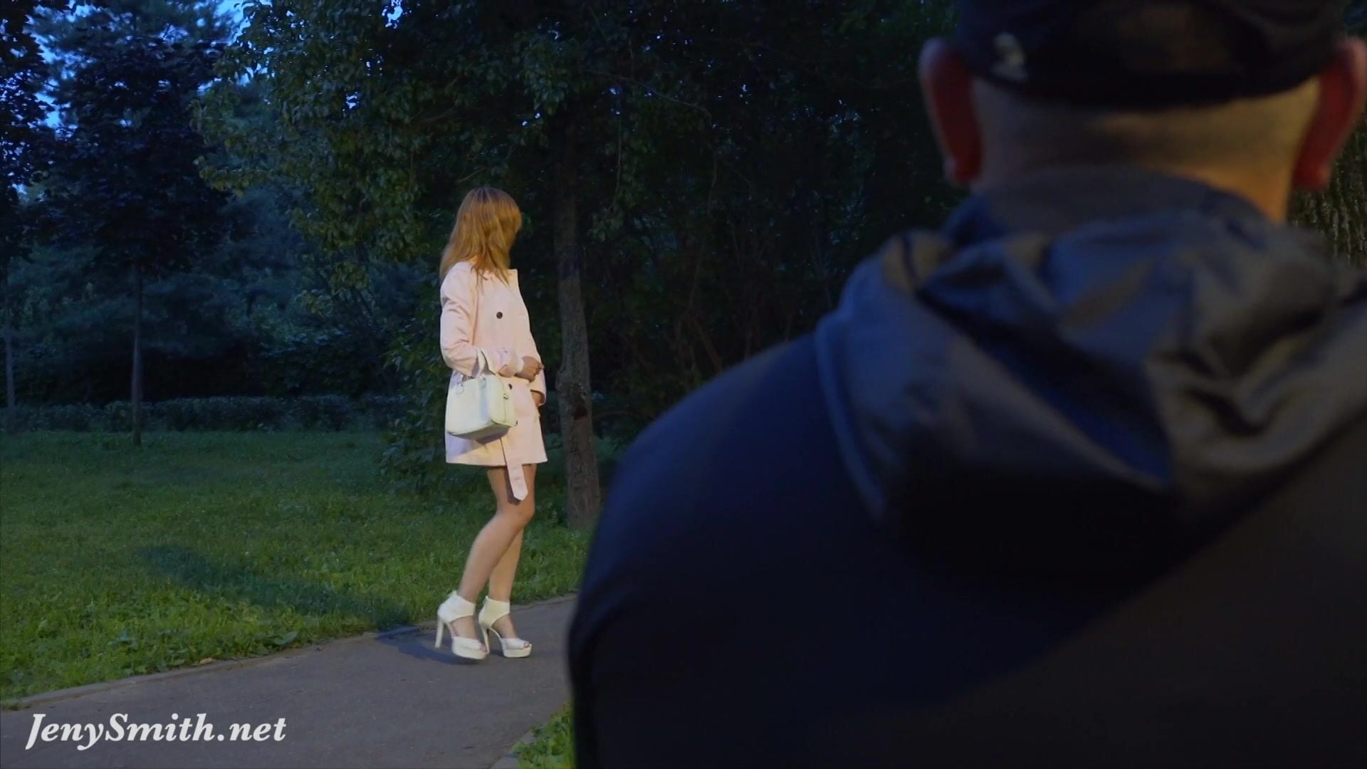 Jeny Smith Outdoor From Behind Leak