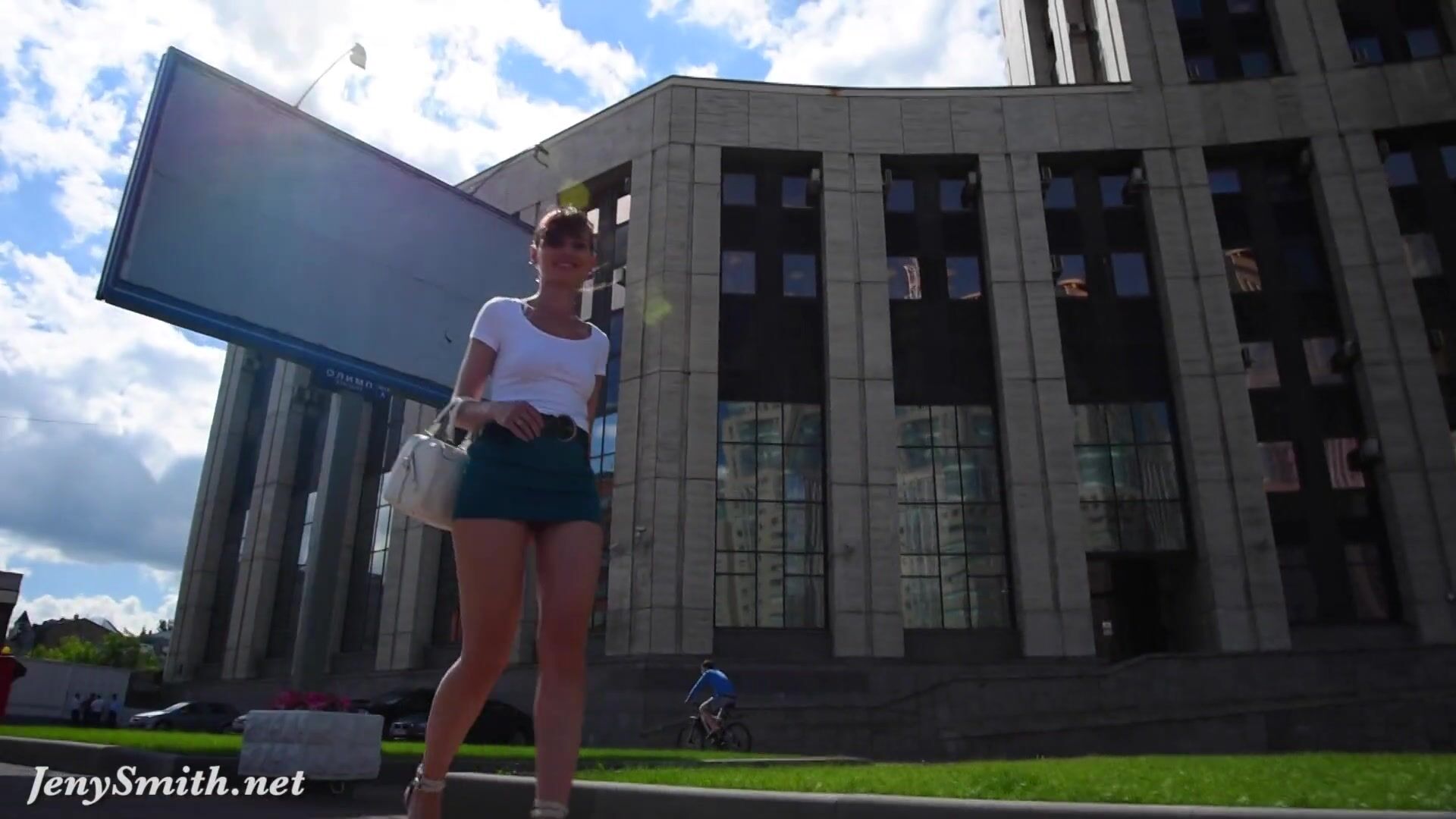Jeny Smith Outdoor Upskirt Leaked