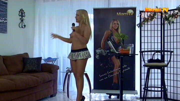 Jenny Scordamaglia Nude Outdoor Leak_001