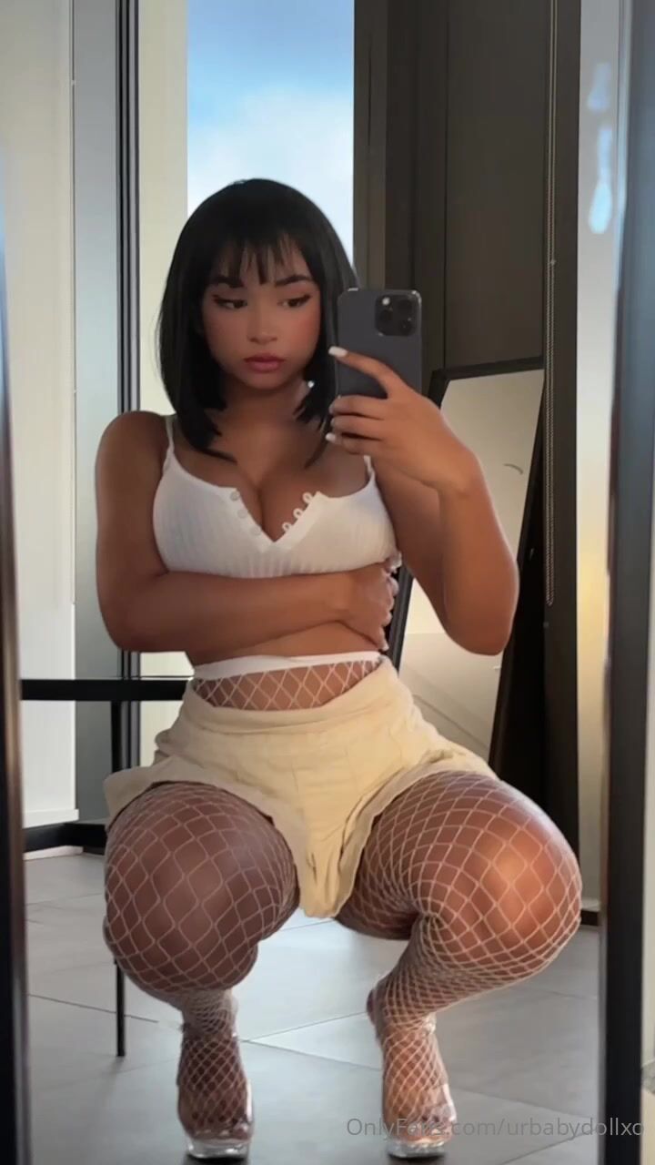 Kiarapeachlegit Cleavage Fishnet Pantyhose Video