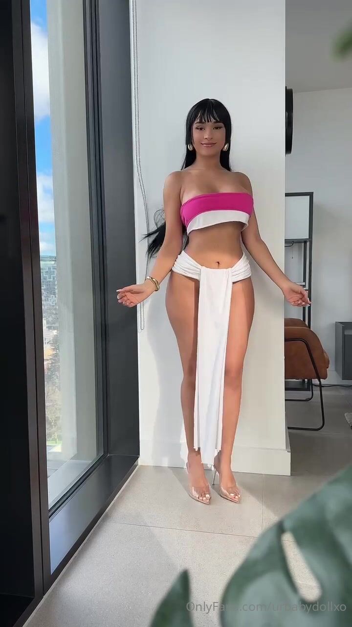 Kiarapeachlegit Squatting Big Tits OnlyFans