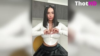 Leila Santese Big Tits Cleavage OnlyFans