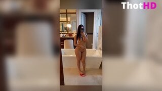 Leila Santese Nude Big Tits OF