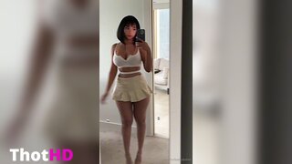 Urbabydollxo Fishnet Pantyhose Cleavage Clip