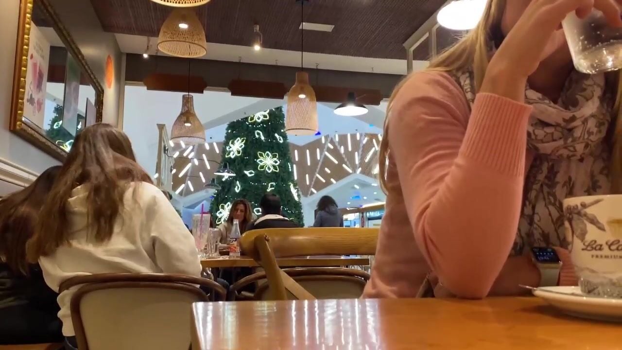 Iviroses buttcrack vid at cafe watch online