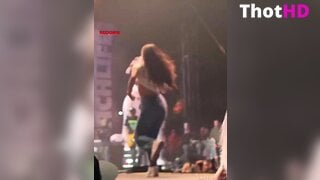 Ava Amira Beach From Behind Leaked
