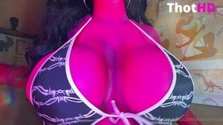 Bishoujomom Huge Tits in Bikini Leaked