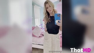 Diora Baird Big Tits Braless Leak_001