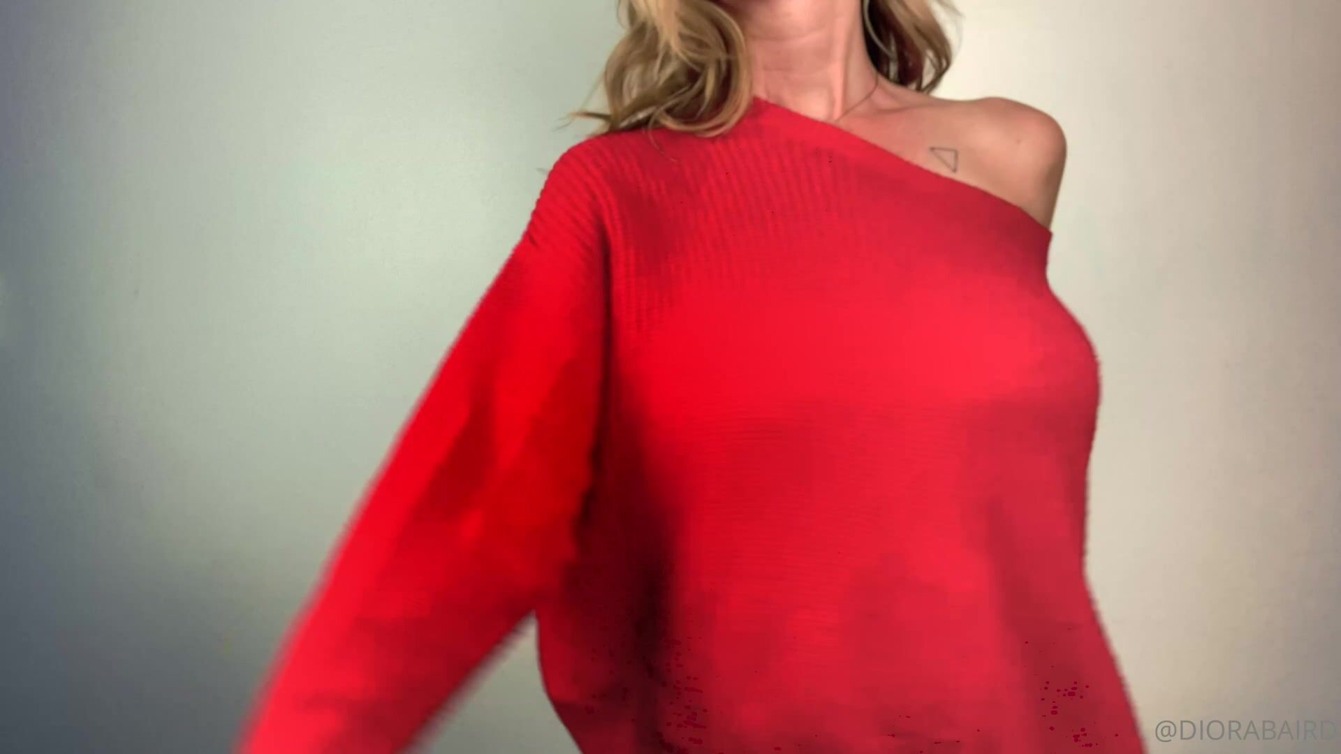 Diora Baird Saggy Tits Topless NSFW