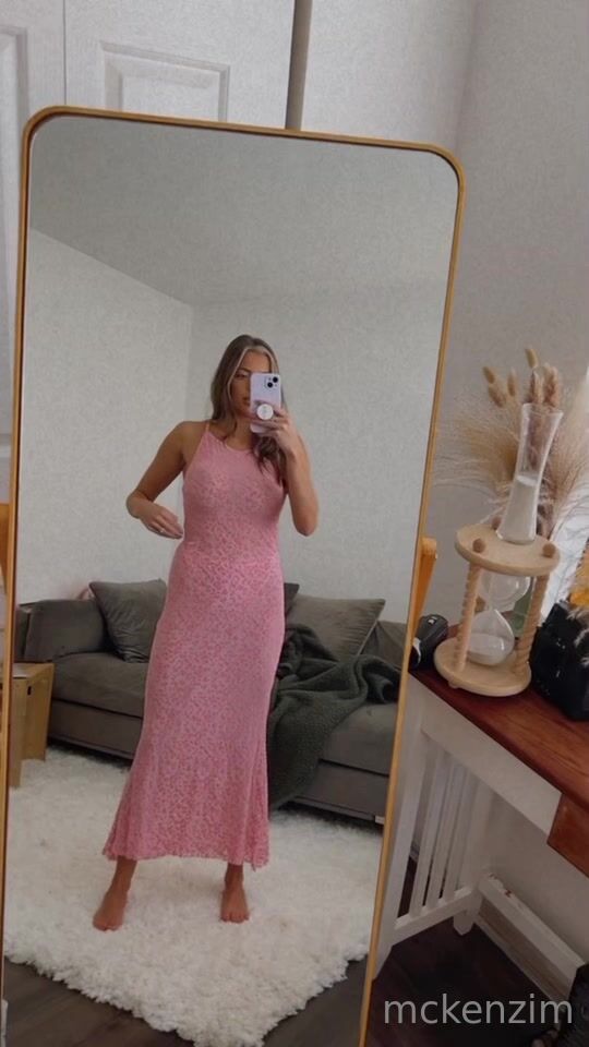 GetNzked Dress on Couch Leaked