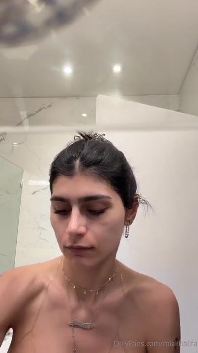 Mia Khalifa Nude Pubic Hair XXX
