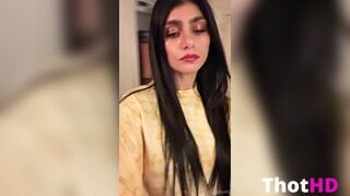 Mia Khalifa Topless Cleavage Leaked