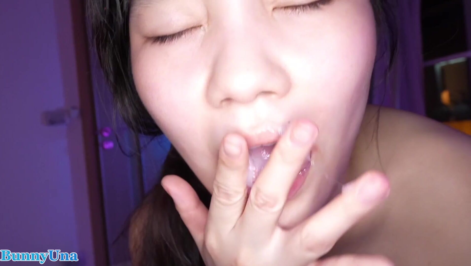 Bunny Una Close-Up Nude NSFW