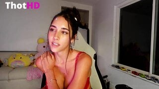 Izzy Green Nude Cleavage Leaked