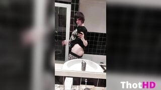 Little_emo_kitten Bathroom Underboob OF