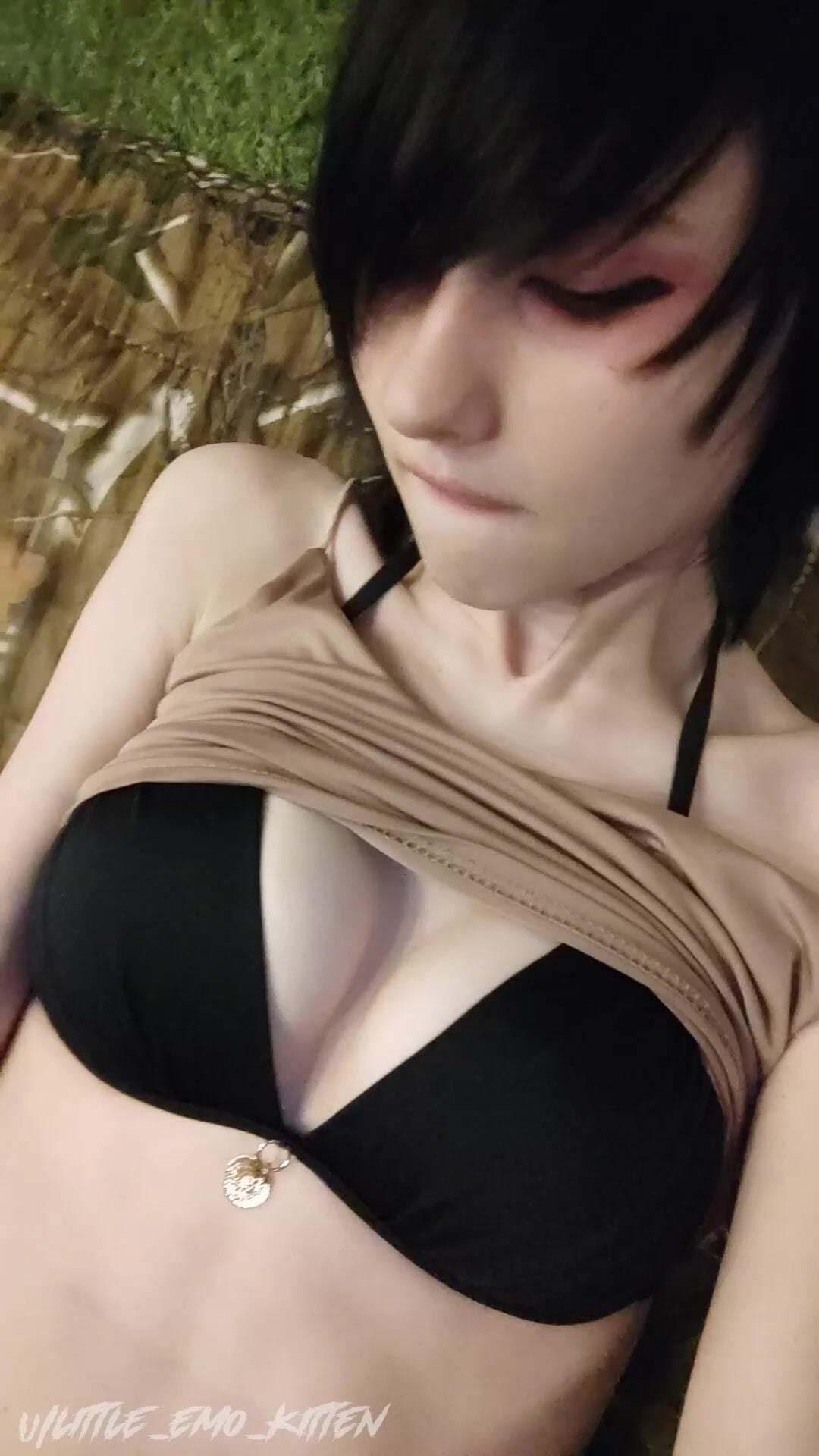 Little_emo_kitten Bikini Cleavage Leaked