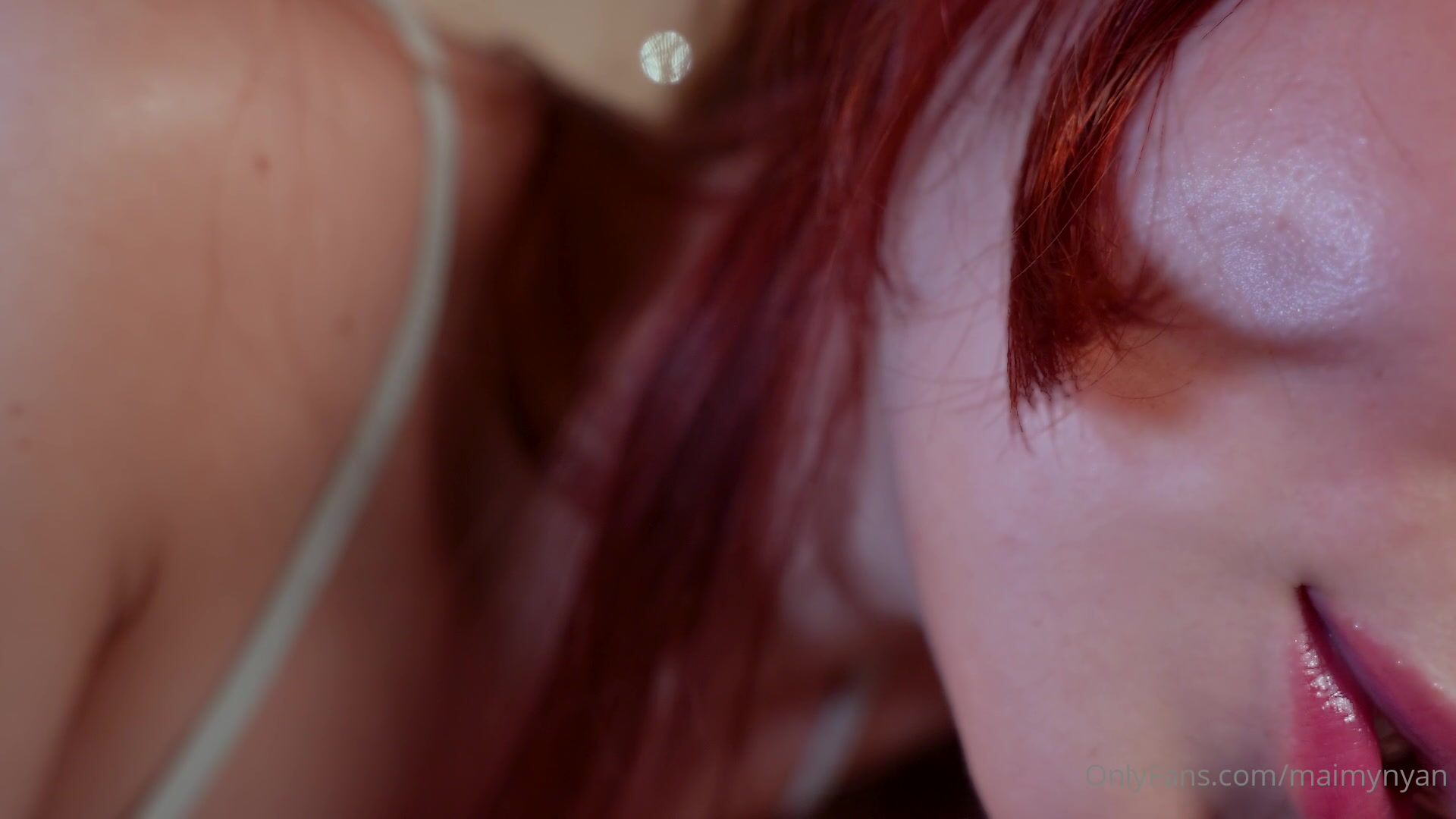 Maimy Nyan Close-Up Cleavage Leak