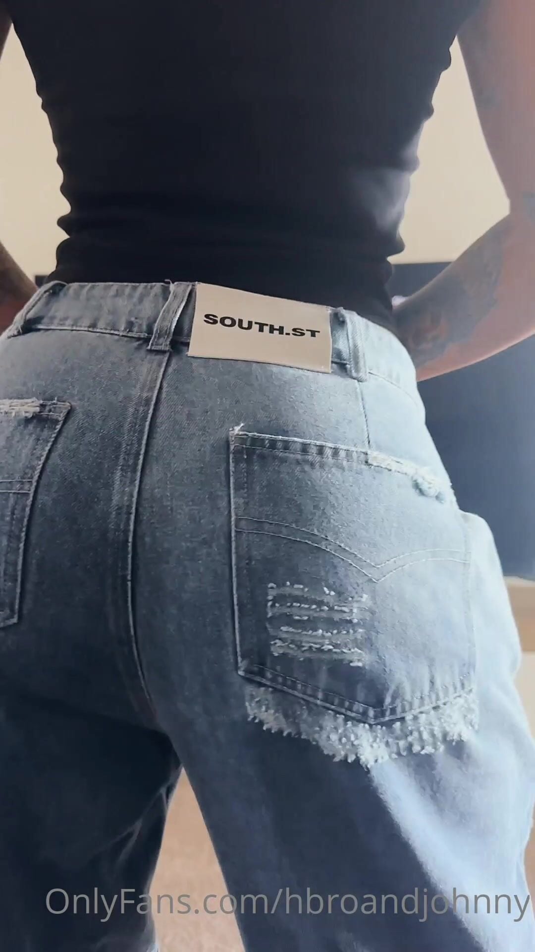 hbroandjohnny From Behind Ass Video