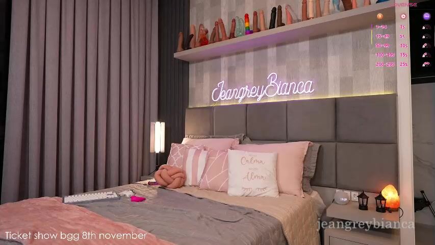 Jeangreybianca Dildo on All Fours