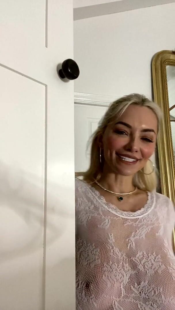 Lindsey Pelas Ass Bottomless OF